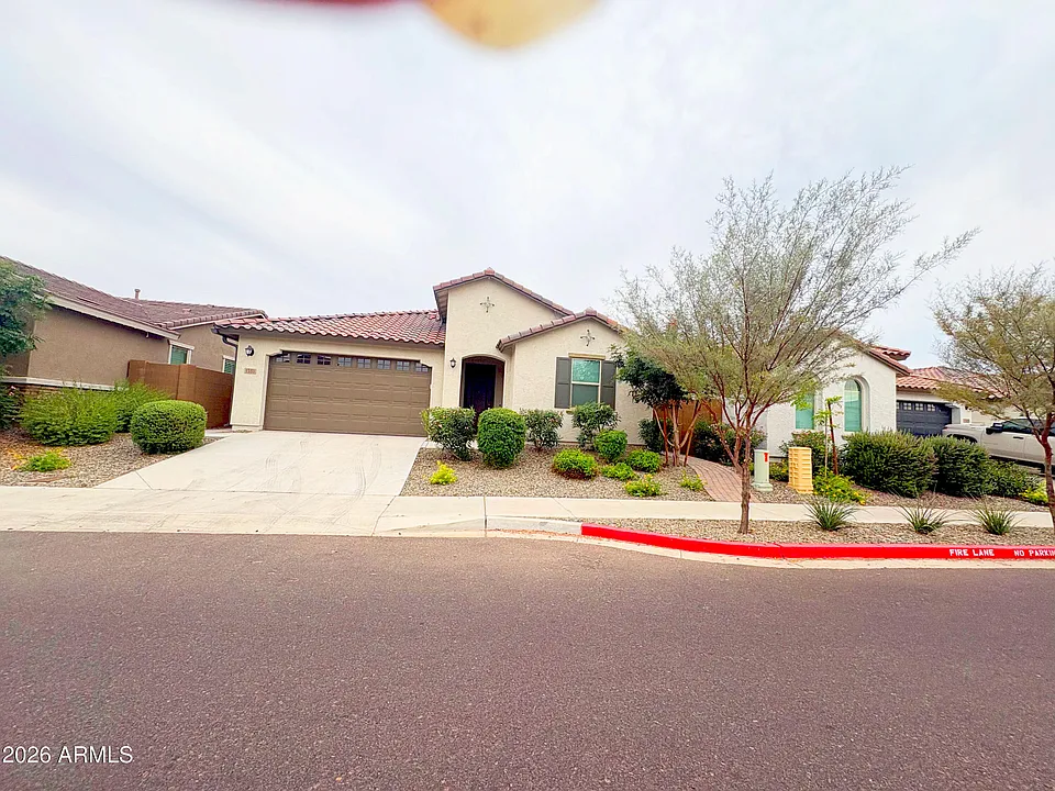 1533 W Carmen St