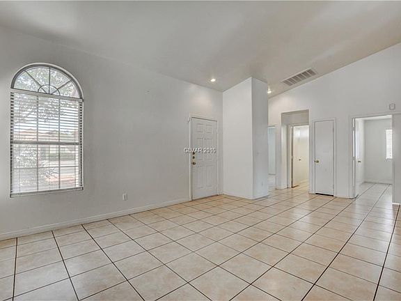 5th image of 1059 Menands Ave