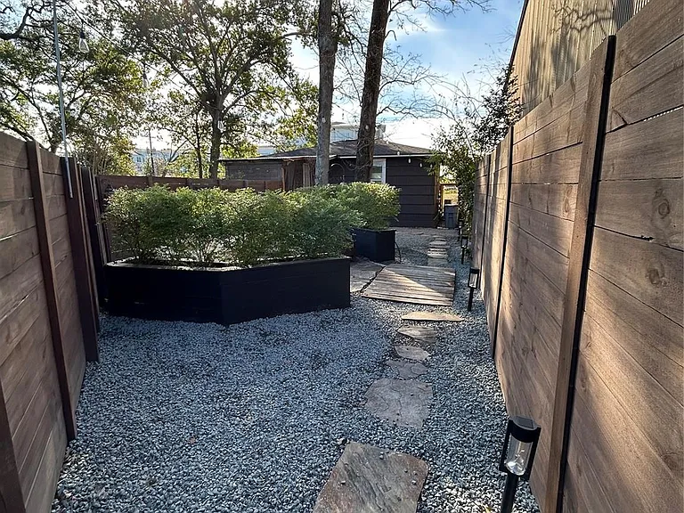 4019 Ascot Ln — Photo 13