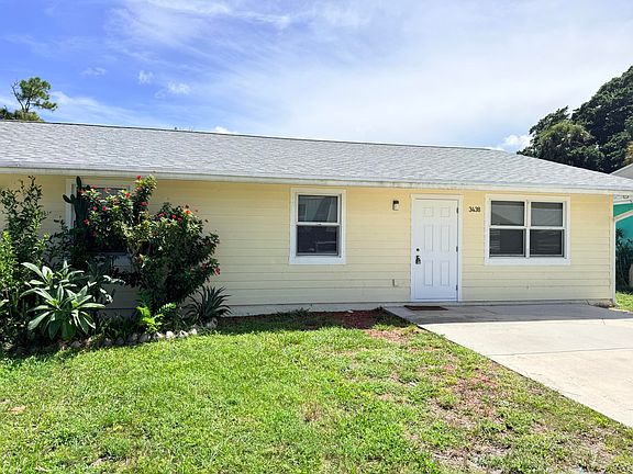 3rd image of 3438 SE Iris St