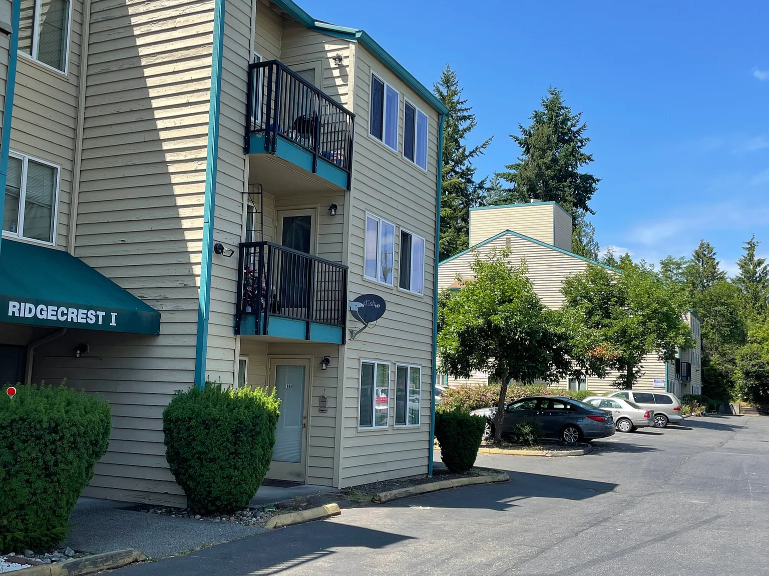 Ridgecrest Apartments — Photo 4