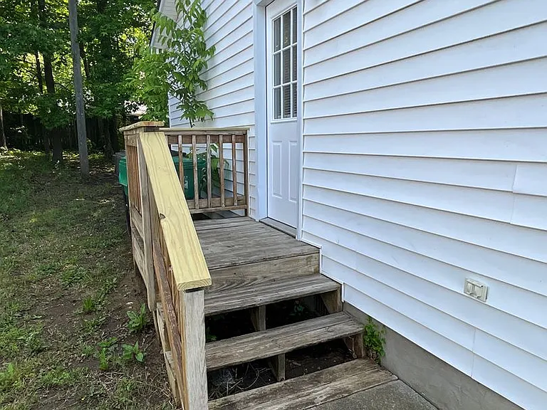 2413 Robbins St — Photo 33