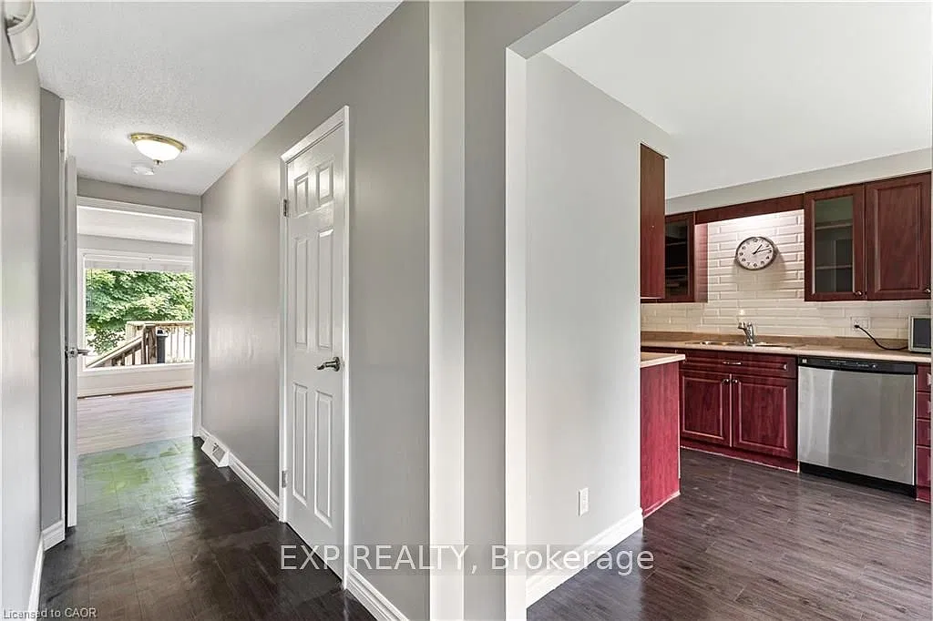 4 bed, $2,600 — Photo 3