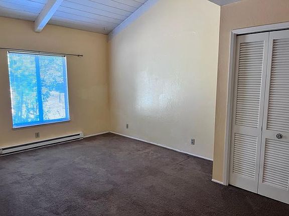 5th image of 186 E Hilton Dr