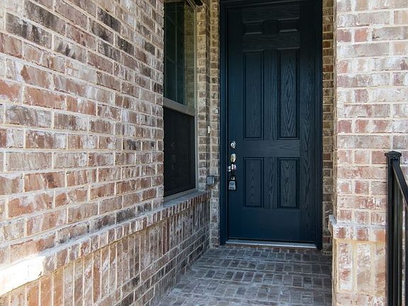 2nd image of 6118 Black Swan Cir