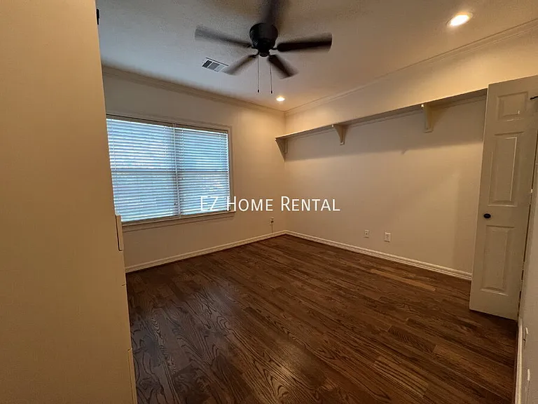 1014 Roxella St — Photo 17
