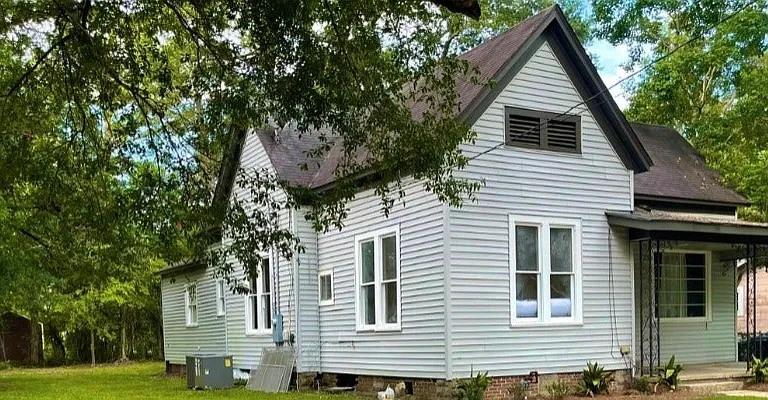 122 Montague St — Photo 3