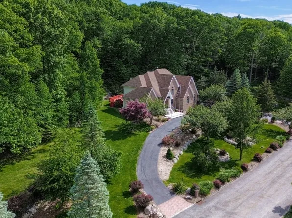 26 Stonehedge Dr, Hardyston Twp., NJ 07460