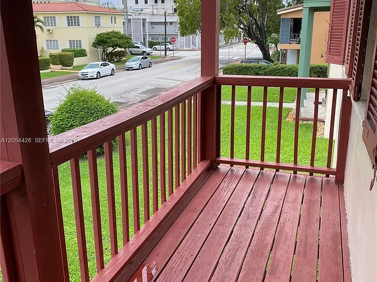 33 Madeira Ave #3 — Photo 11