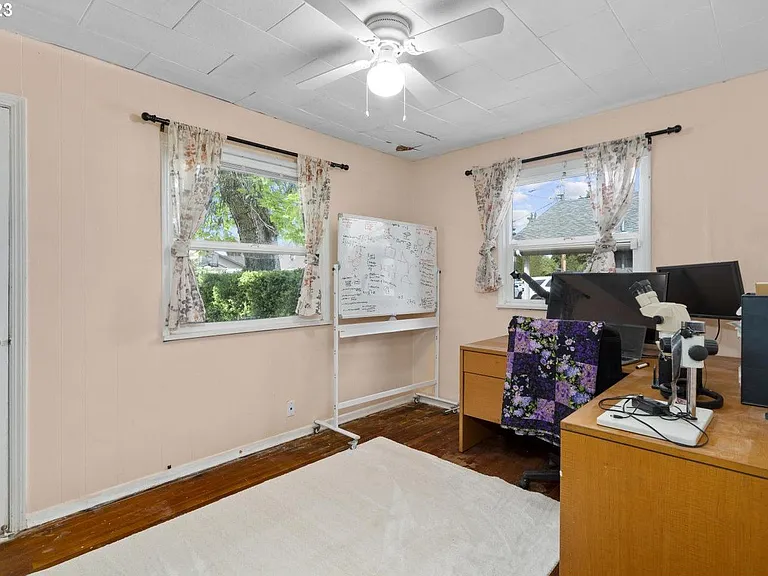 499 SW 5th Ave — Photo 19