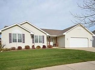334 Martin Dr, Fredonia, WI 53021