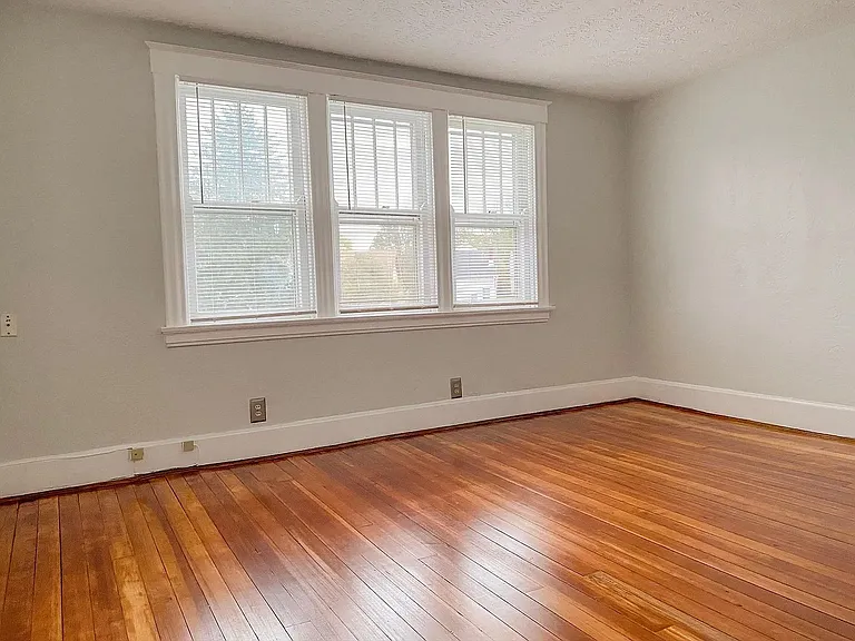 4133 Huston Ave — Photo 8