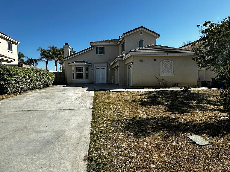 15841 Dianthus St — Photo 3
