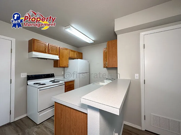2062 N Gladewater Ave — Photo 6