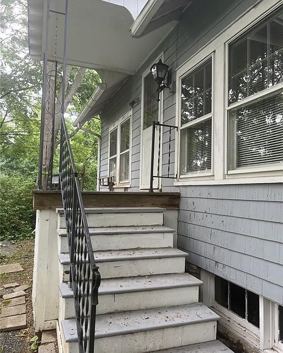 1st image of 1 Warner Ln