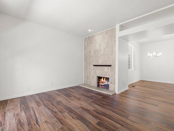 5th image of 6927 Arvilla Pl NE