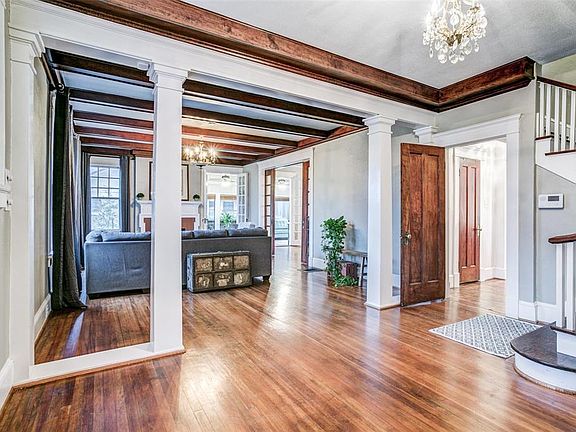 5th image of 127 N Montclair Ave