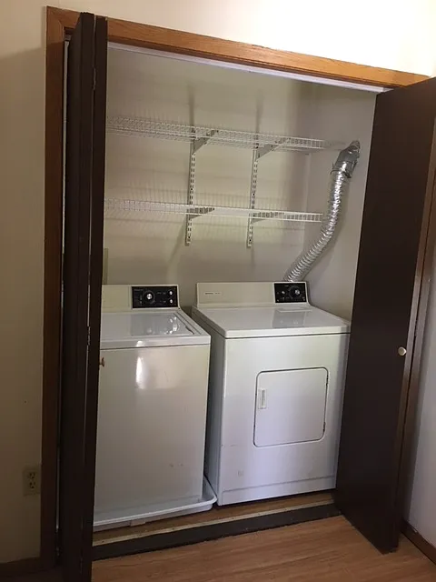 2 bed, 1000 sqft, $1,500 — Photo 2