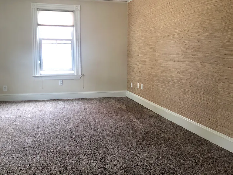 1262 Islington St #1 — Photo 4