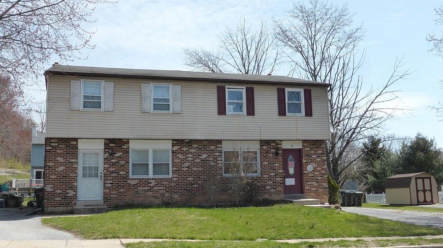 2nd image of 19 Courtney Ln