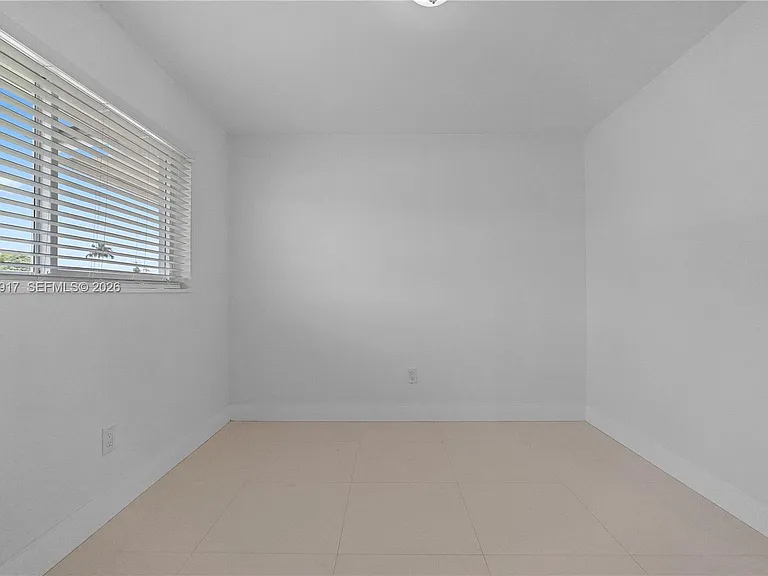 10501 SW 53rd St — Photo 28