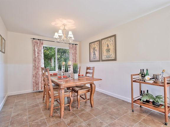 4th image of 3423 Walton Way