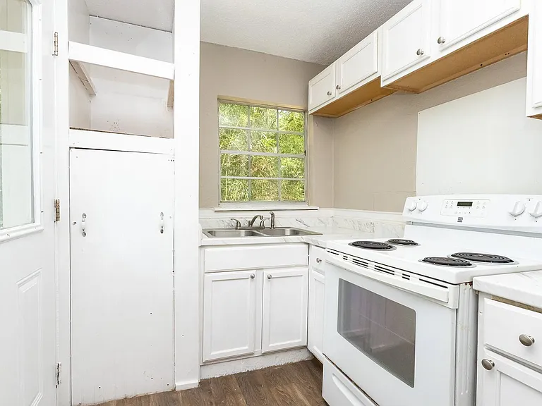 387 Alice Dr #C — Photo 8