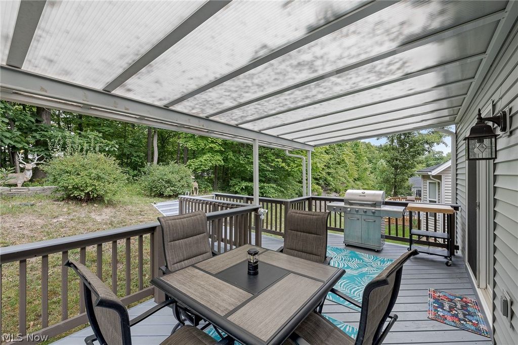 18340 Crystal Lakes Dr, North Royalton, OH - View 4