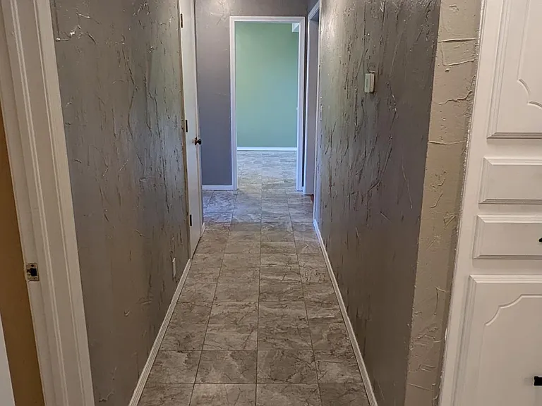 Automatic lighting, with tough marble tile walkway
