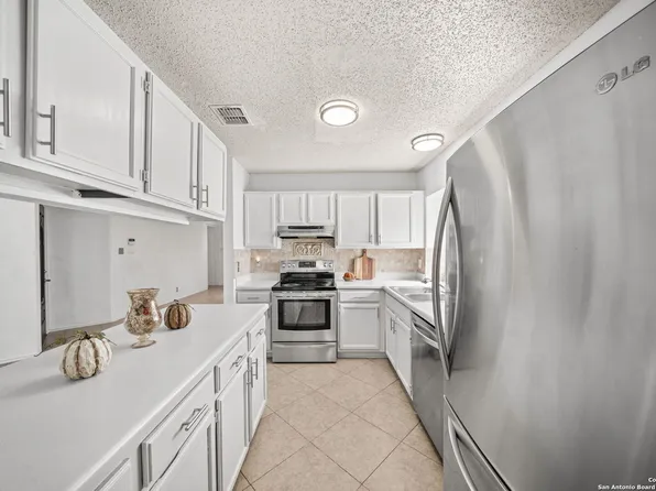 5519 Echo Vista Dr, San Antonio, TX 78247
