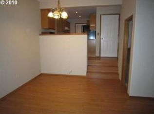 10336 NE Fargo St, Portland, OR 97220