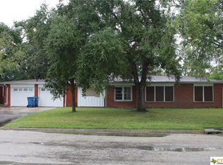 2004 Shofner Dr, Port Lavaca, TX 77979