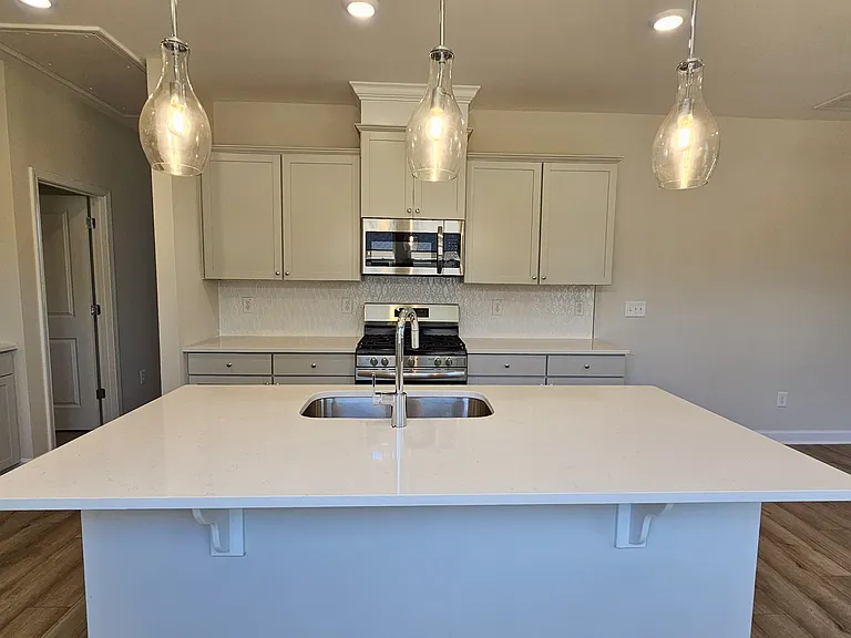 108 Fairwinds Dr — Photo 1