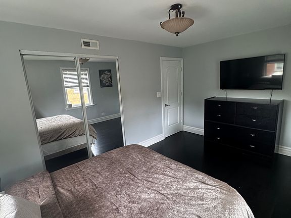 5th image of 6046 N Francisco Ave APT 3E