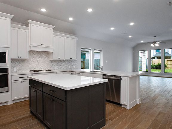 3rd image of 8831 Harbor Pines Dr