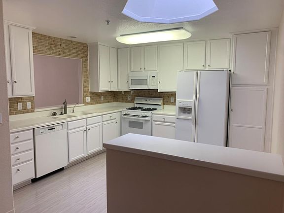 4th image of 4669 Malaga Cir #4669