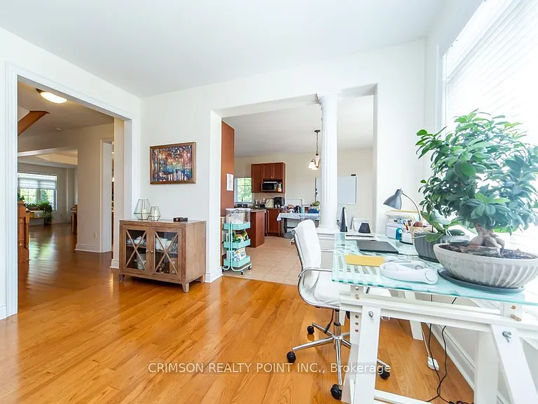 2304 Canterbury Cres — Photo 15