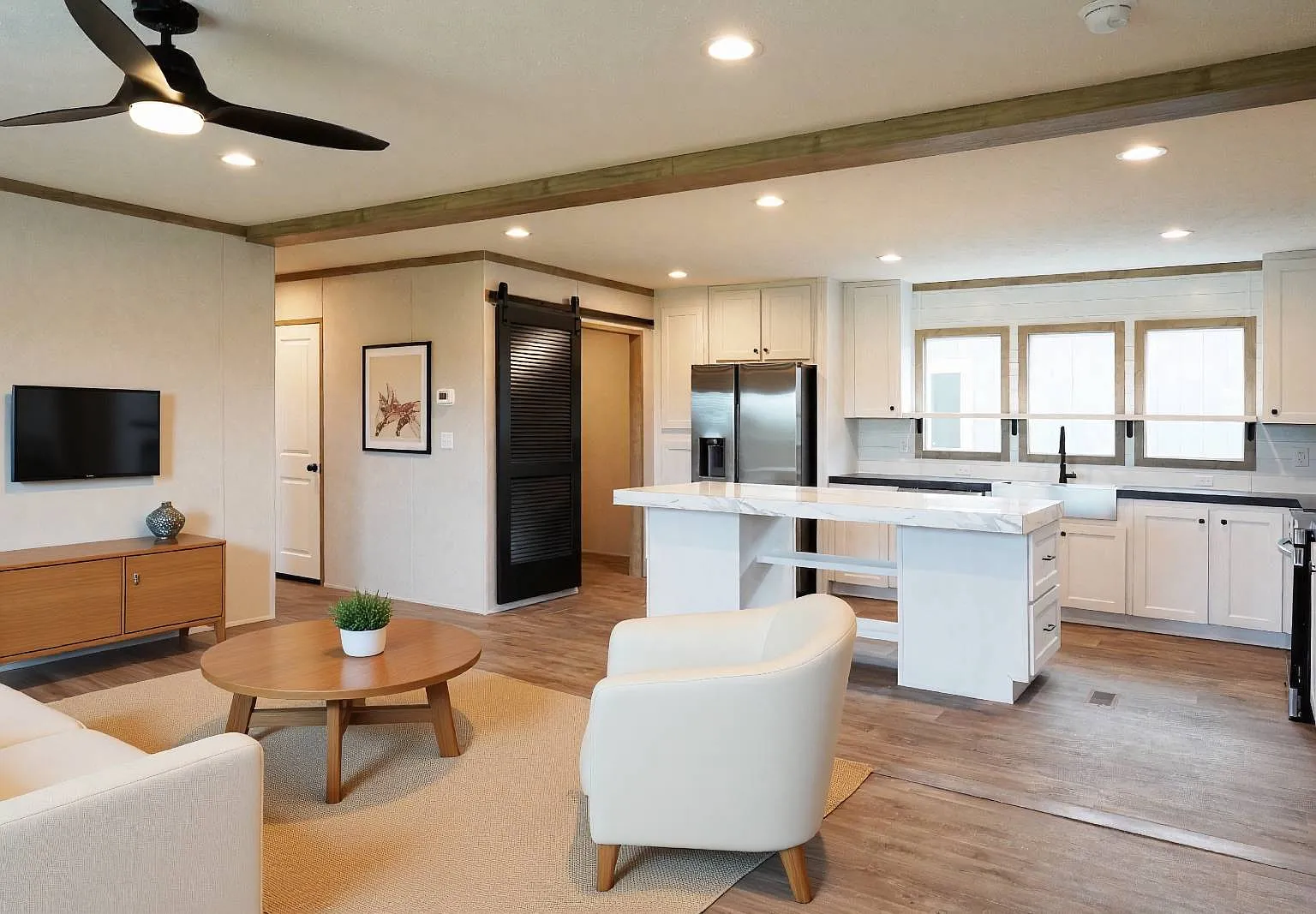 3 bed, 2.0 bath, 1344 sqft, $2,450 — Photo 2