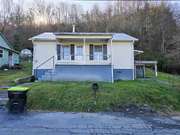 312 Davidson St, Saltville, VA 24370