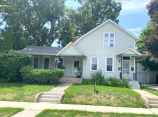 208 Moseley St, Elgin, IL 60123