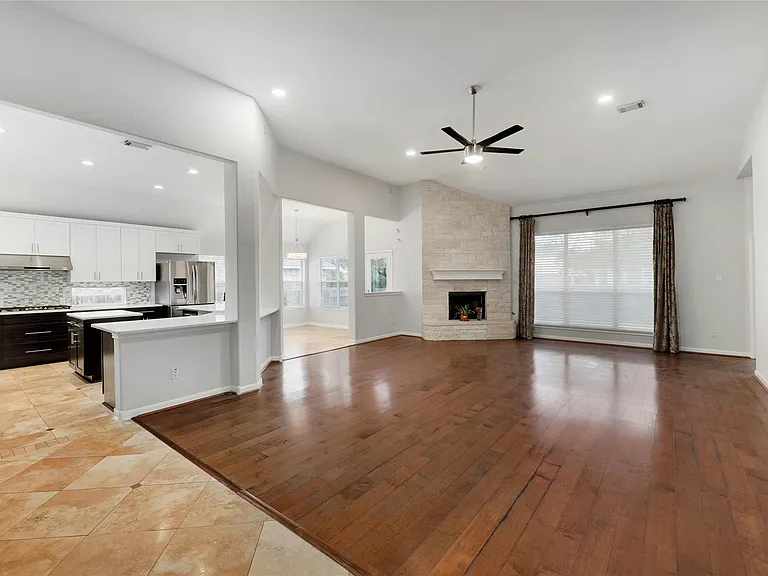 3806 Azur Ln — Photo 4