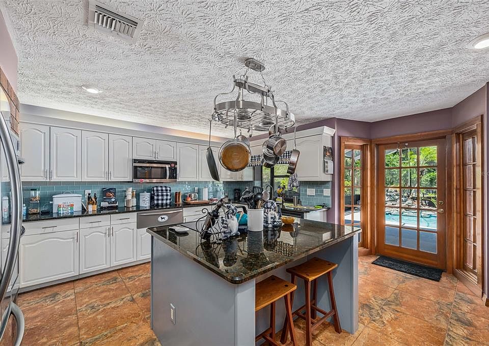 1st image of 99 SE NASH CT COURT