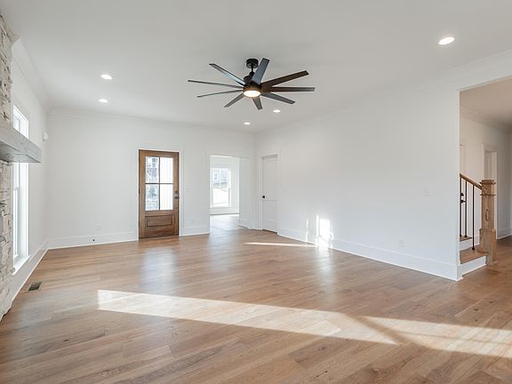 5th image of 204 Goose Creek Cir