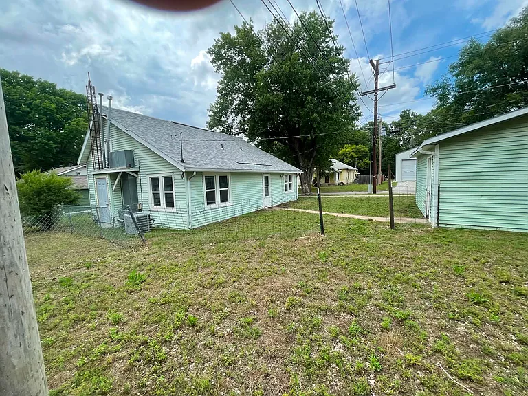 1215 E 3rd Ave — Photo 3