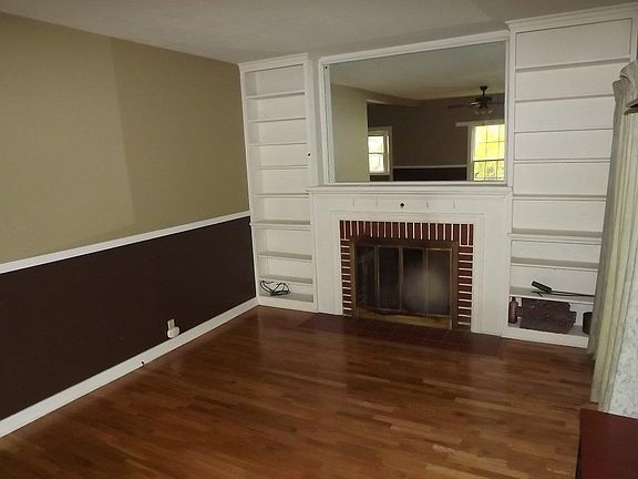 2nd image of 728 4th Ave N