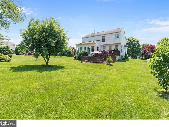 2nd image of 513 Pebble Ln