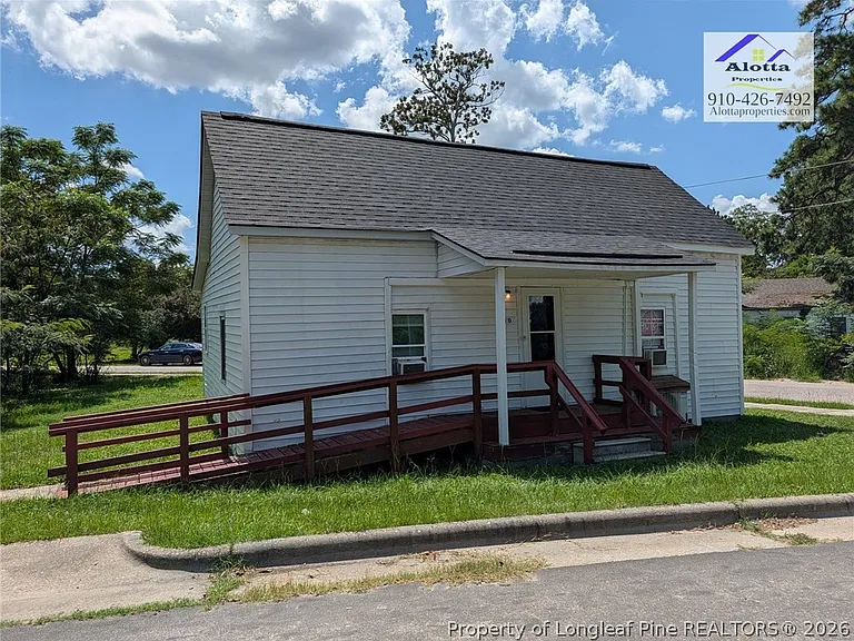 400 McLeod Rd — Photo 12