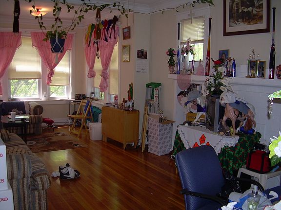 2nd image of 4859 N Saint Louis Ave #1