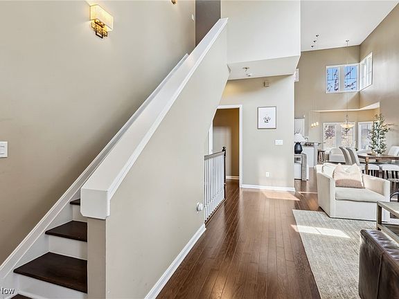 3rd image of 175 Ashbourne Dr