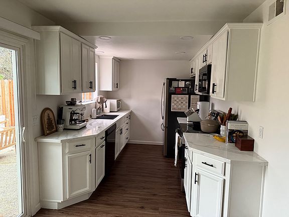 3rd image of 7526 Mar Vista Way